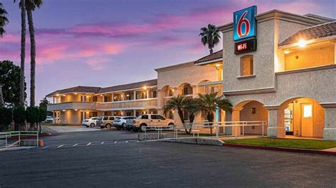 FREMONT HOTEL & CASINO (S̶$̶1̶2̶3̶) S$77: .